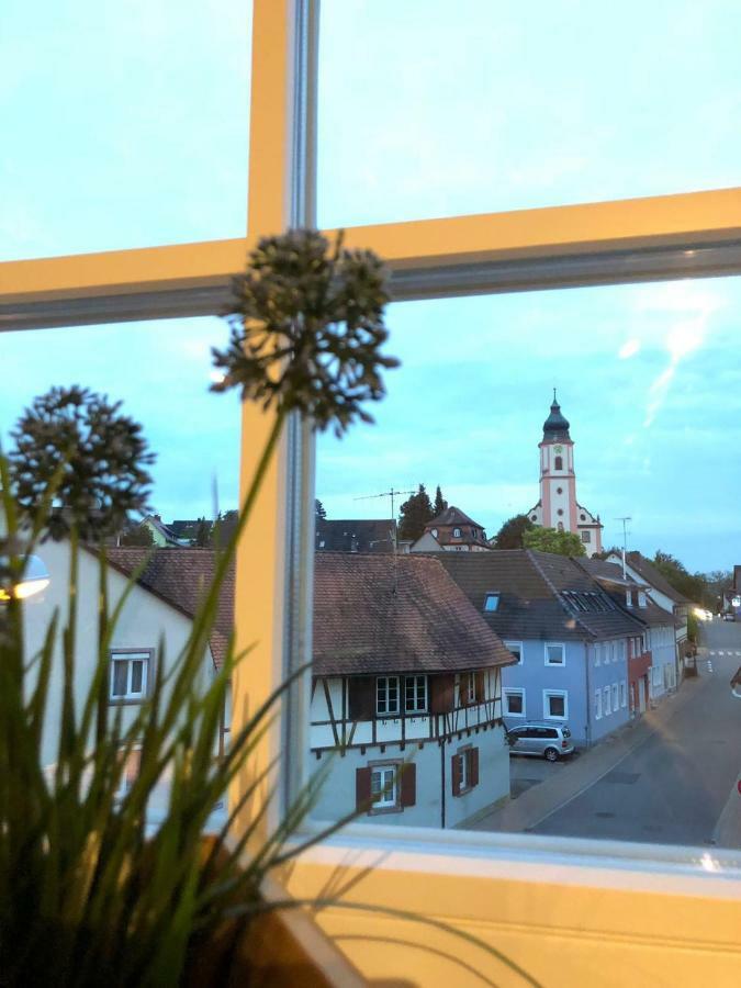 Wohnung 2 - Nur 5 Fahrminuten Vom Europapark Ettenheim Zewnętrze zdjęcie